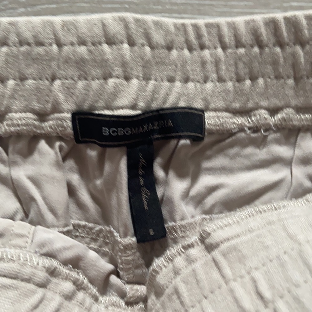 Shorts - Picture 3 of 4